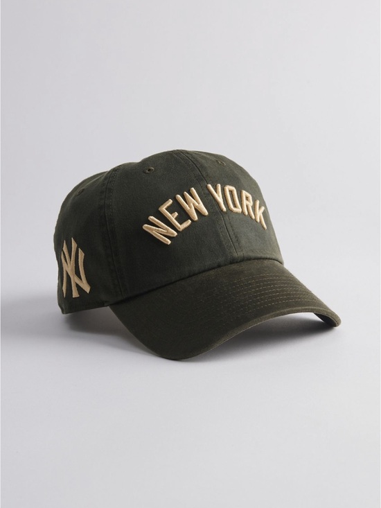 Mitchell & Ness Accessories - Mitchell & Ness MLB New York Yankees Dad Hat.